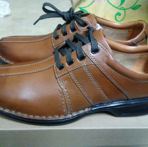 Shoes - Picture 3 of 7